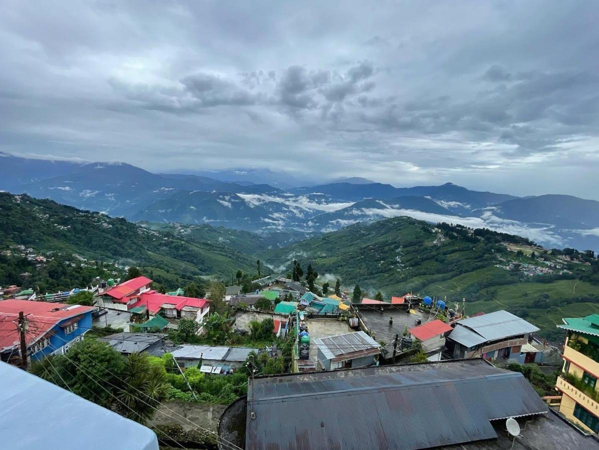 The Village Den , B&B Darjeeling Дарджилинг Екстериор снимка